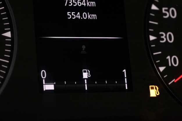 Управление мультимедиа и навигацией одновременно