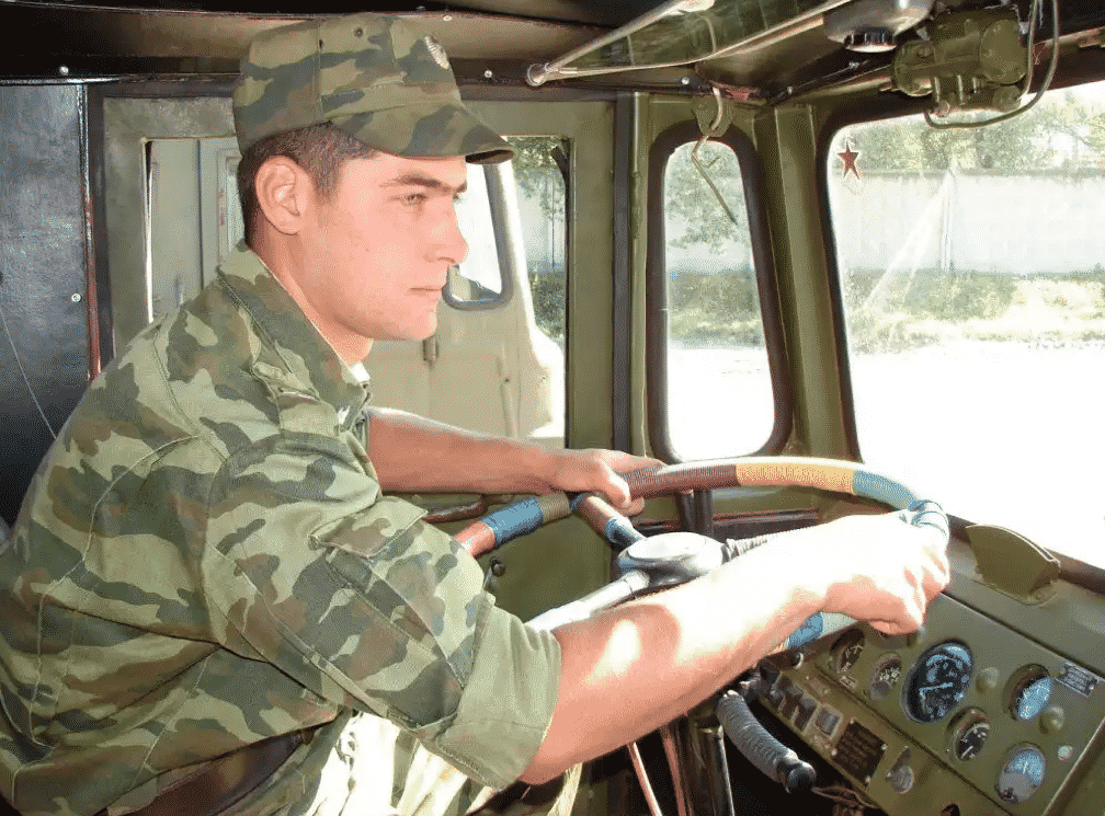 Военный водитель
